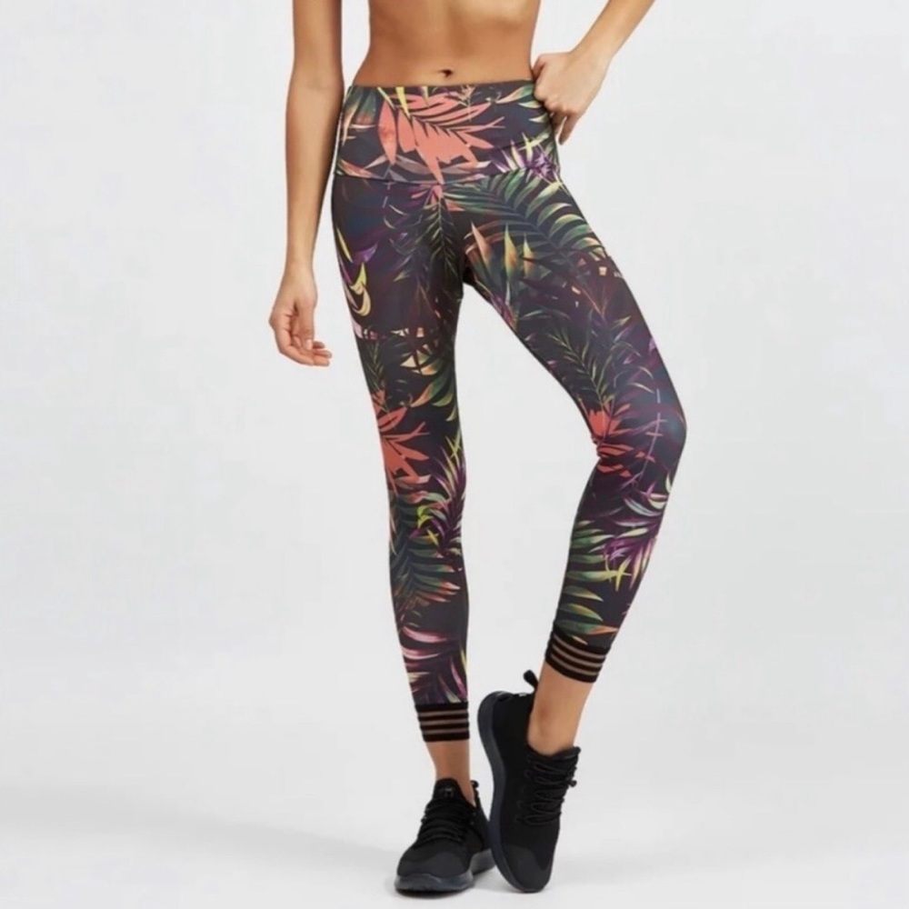 Onzie Flow Tropical Palm Leggings
